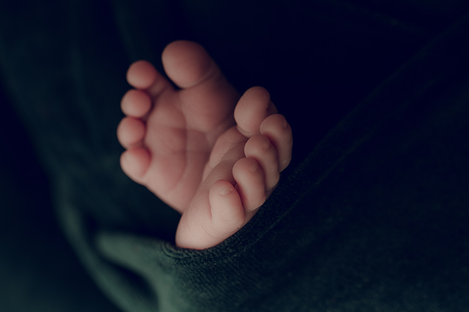 newborn-fotografie-mini-love-feet